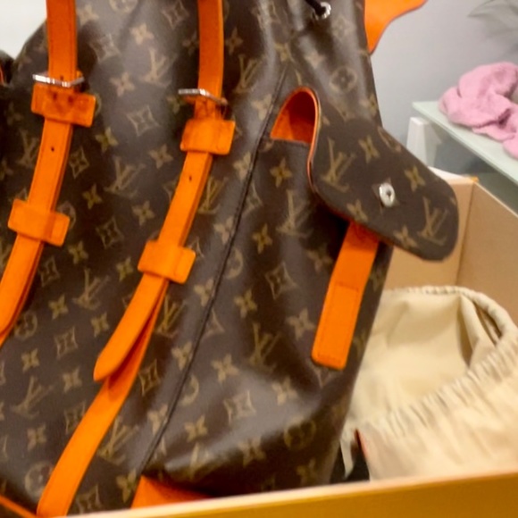 LOUIS VUITTON (Orange)Christopher Backpack MM-M46814 - Picture 11 of 16